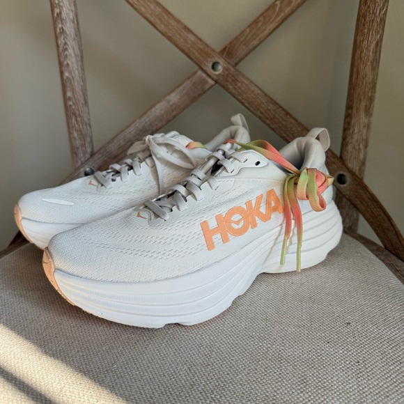 Hoka Shoes - Hoka bondi 8 sneakers